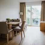 Apartmenthaus Strasswirt De Luxe Tröpolach
