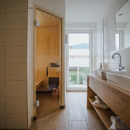Apartmenthaus Strasswirt De Luxe Apartman