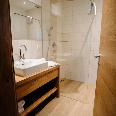 Apartman Apartmenthaus Strasswirt De Luxe Tröpolach