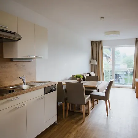 Appartement Apartmenthaus Strasswirt De Luxe *