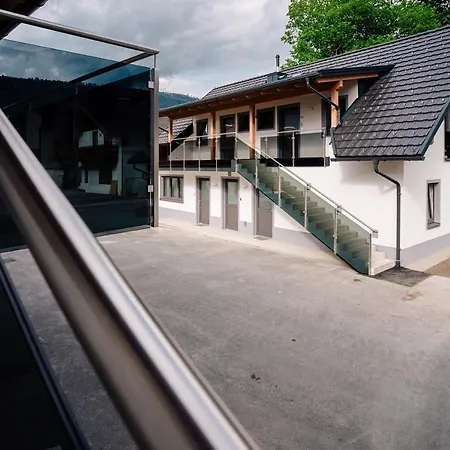 Apartmenthaus Strasswirt De Luxe