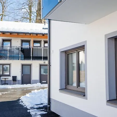 Apartmenthaus Strasswirt De Luxe * Tröpolach
