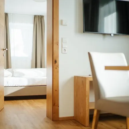 Apartmenthaus Strasswirt De Luxe Apartman Tröpolach