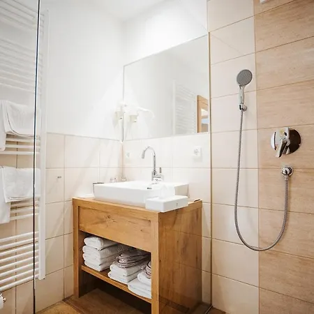 Apartmenthaus Strasswirt De Luxe Tröpolach