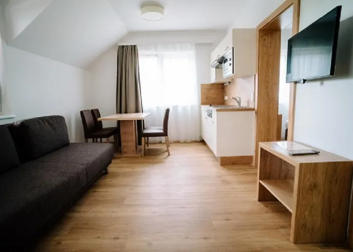 Apartmenthaus Strasswirt De Luxe * טרופולאך